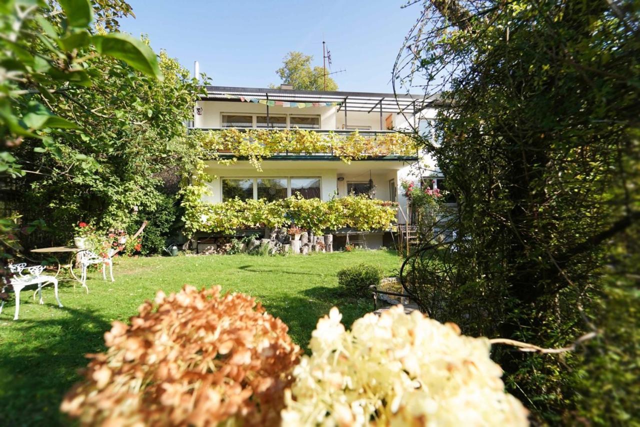 Ferienwohnung Im Haus Lotus Mit Grossem Balkon Und Garten Bad Urach Extérieur photo