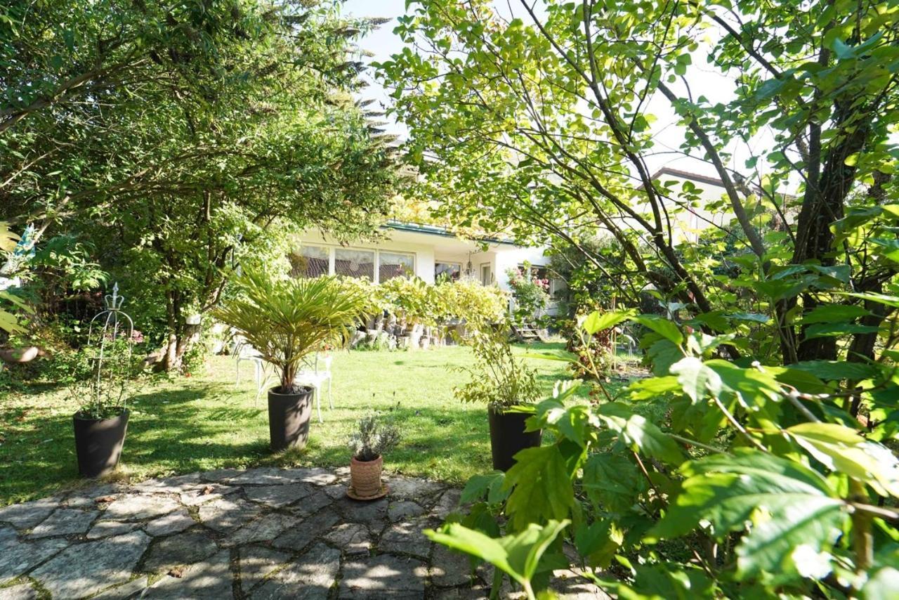 Ferienwohnung Im Haus Lotus Mit Grossem Balkon Und Garten Bad Urach Extérieur photo