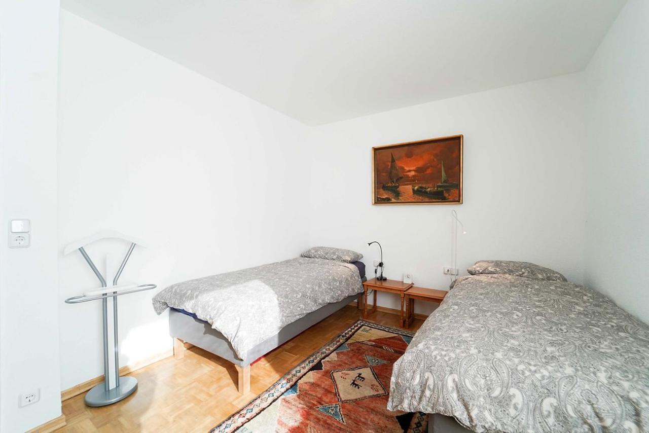 Ferienwohnung Im Haus Lotus Mit Grossem Balkon Und Garten Bad Urach Extérieur photo